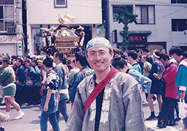 地元の祭りにて（1997年）